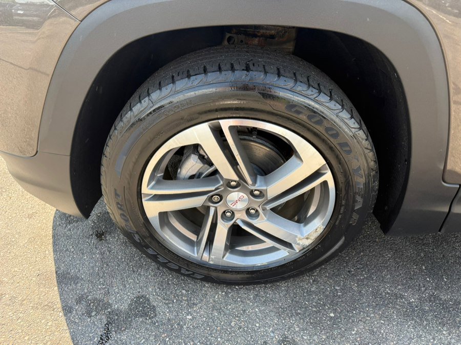 Used 2019 GMC Terrain SLT w/ Preferred Package AWD/4WD image 4