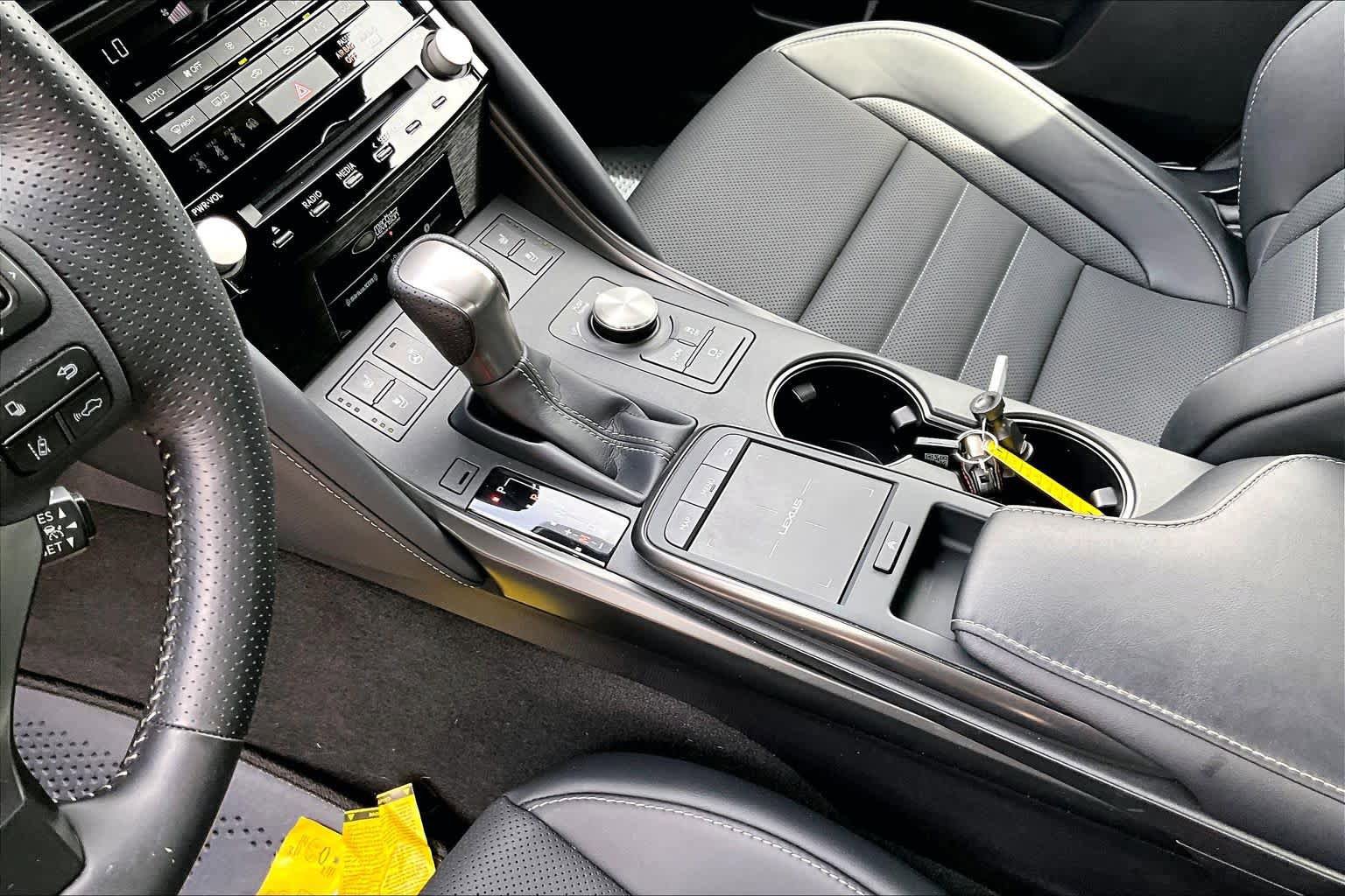 Used 2023 Lexus IS 350 F Sport RWD image 17