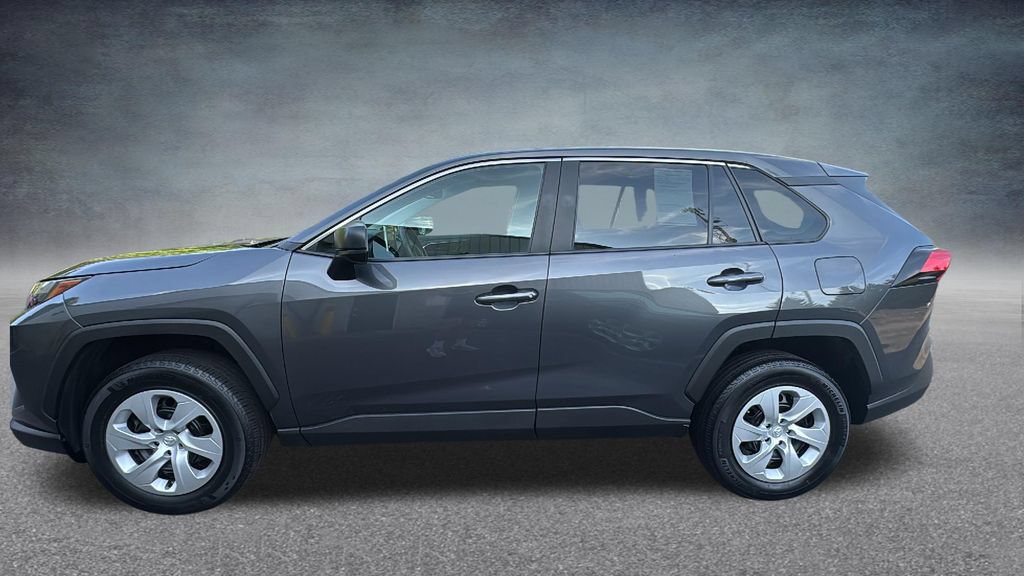 Used 2024 Toyota RAV4 LE AWD/4WD image 7