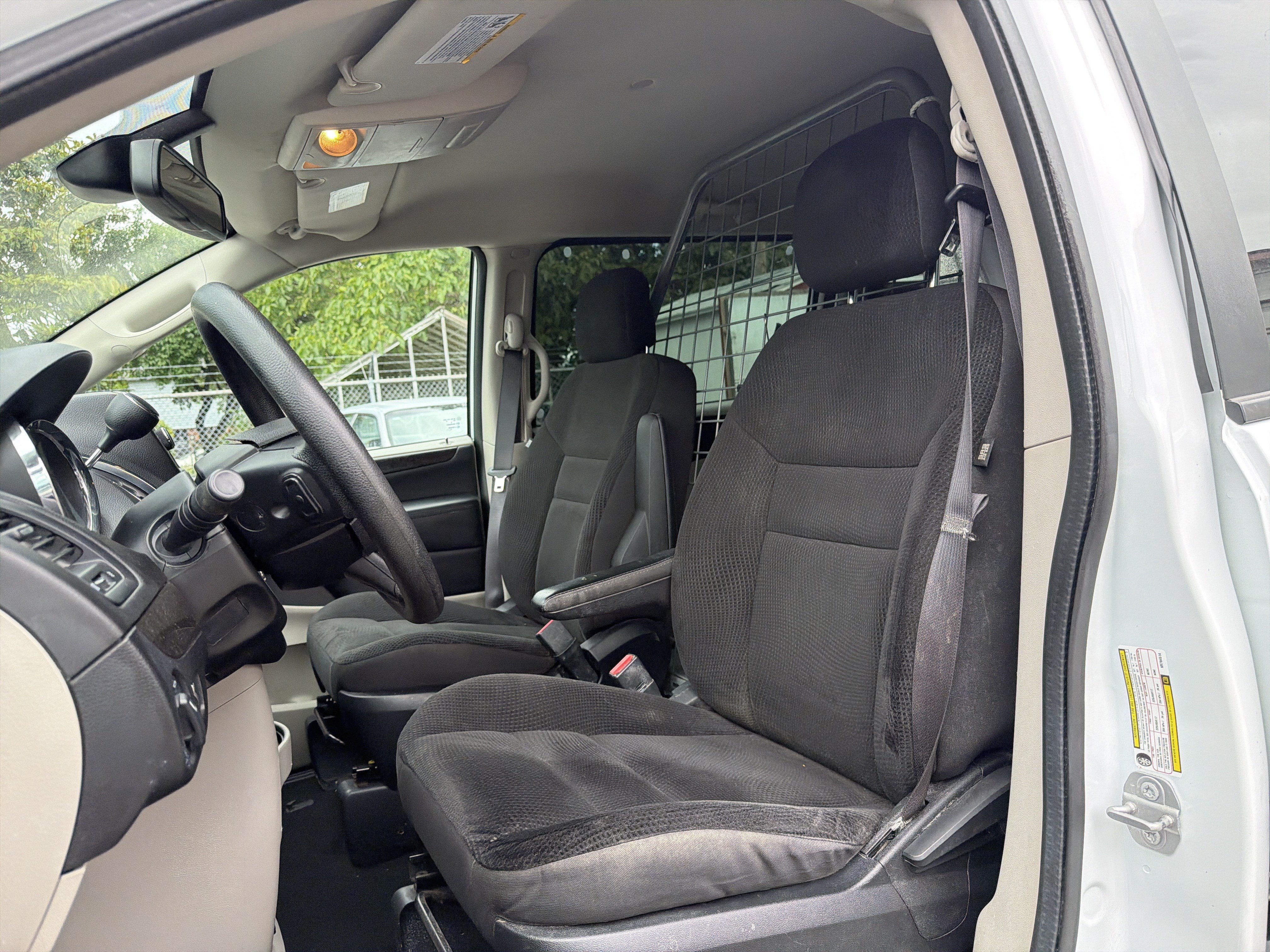 Used 2019 Dodge Grand Caravan w/ UConnect Hands-Free Group FWD image 13