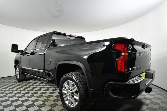 Used 2024 Chevrolet Silverado 2500 High Country w/ Technology Package image 13