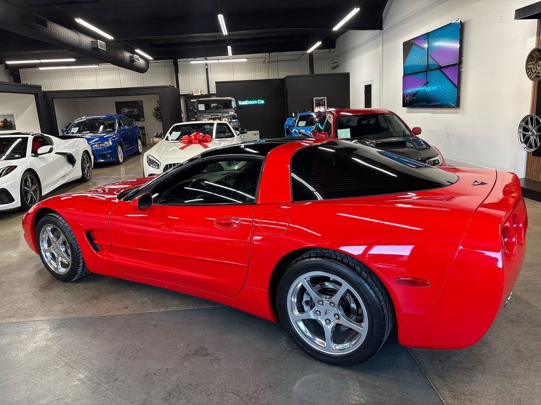 Used 2004 Chevrolet Corvette Coupe w/ Roof Package image 6