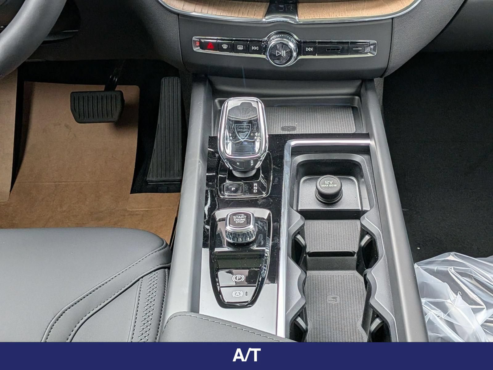 New 2026 Volvo XC60 B5 Plus w/ Protection Package Premier AWD/4WD image 15