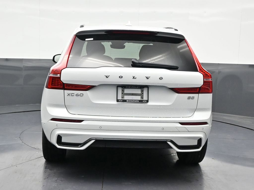 Used 2023 Volvo XC60 B5 Plus FWD image 5