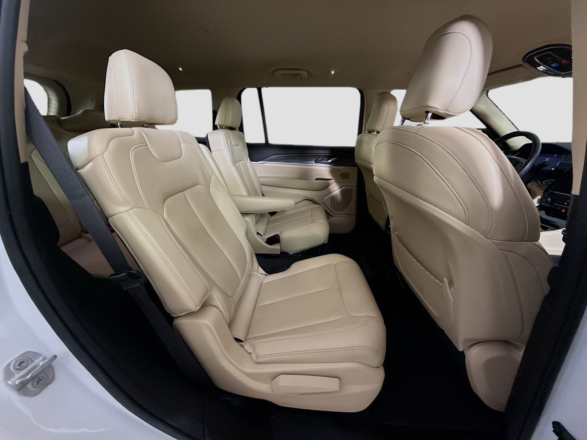 Used 2022 Jeep Grand Cherokee L Limited RWD image 27