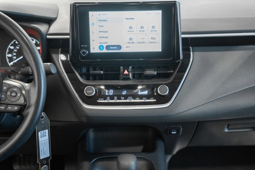 Used 2025 Toyota Corolla LE FWD image 18
