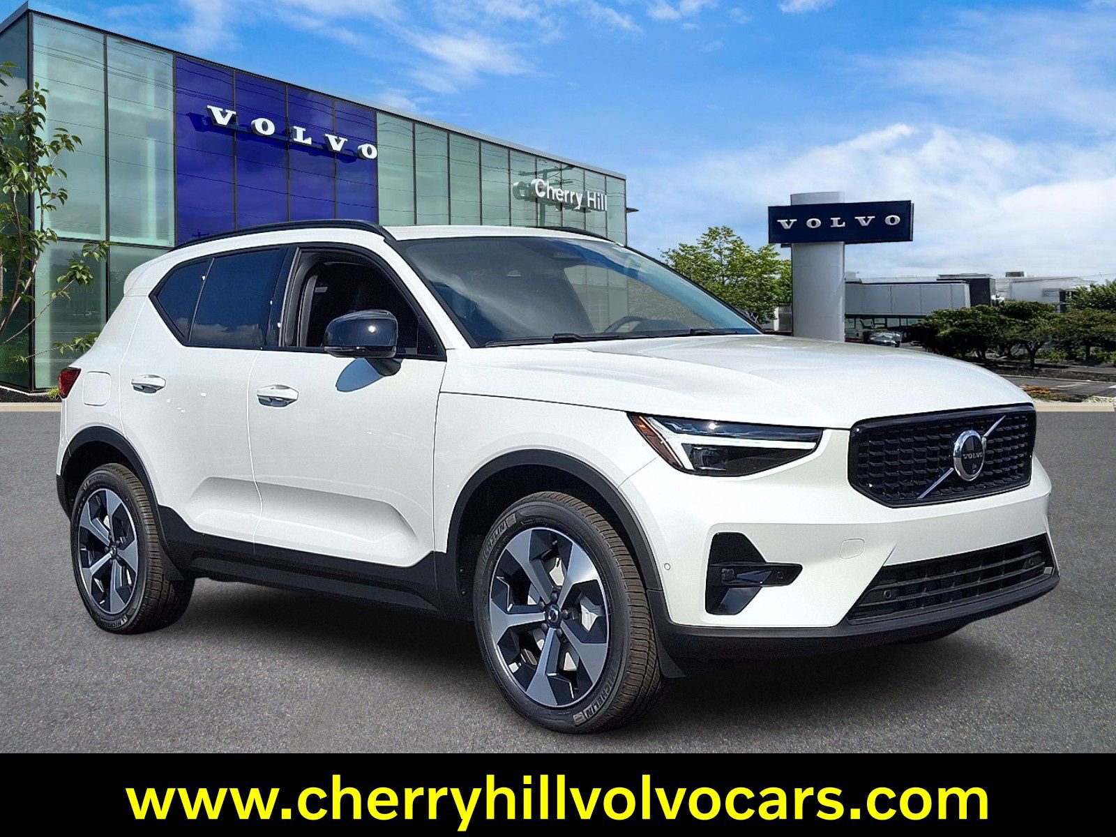 New 2026 Volvo XC40 B5 Plus w/ Protection Package Premier
