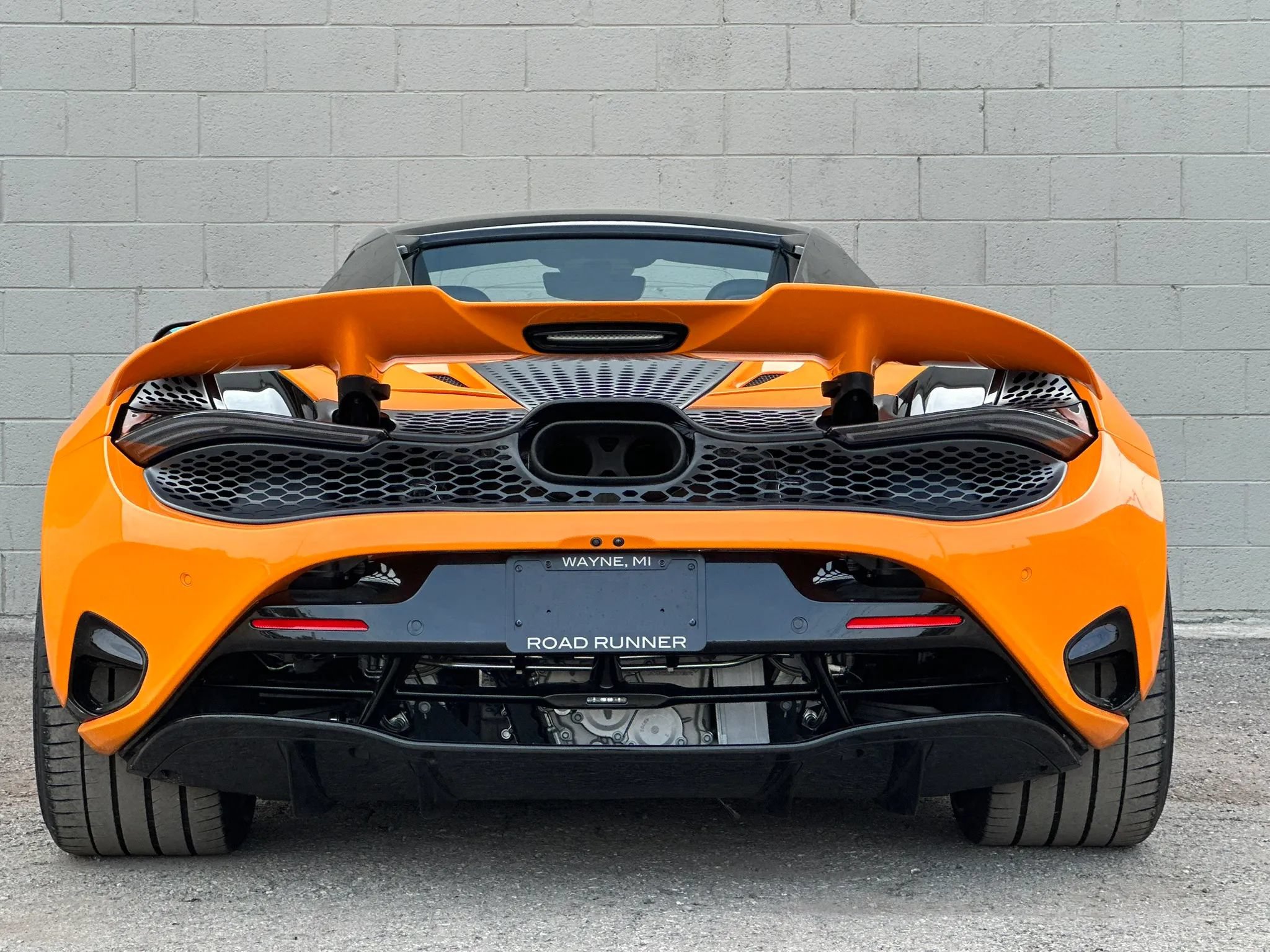 Used 2025 McLaren 750S Spider RWD image 20