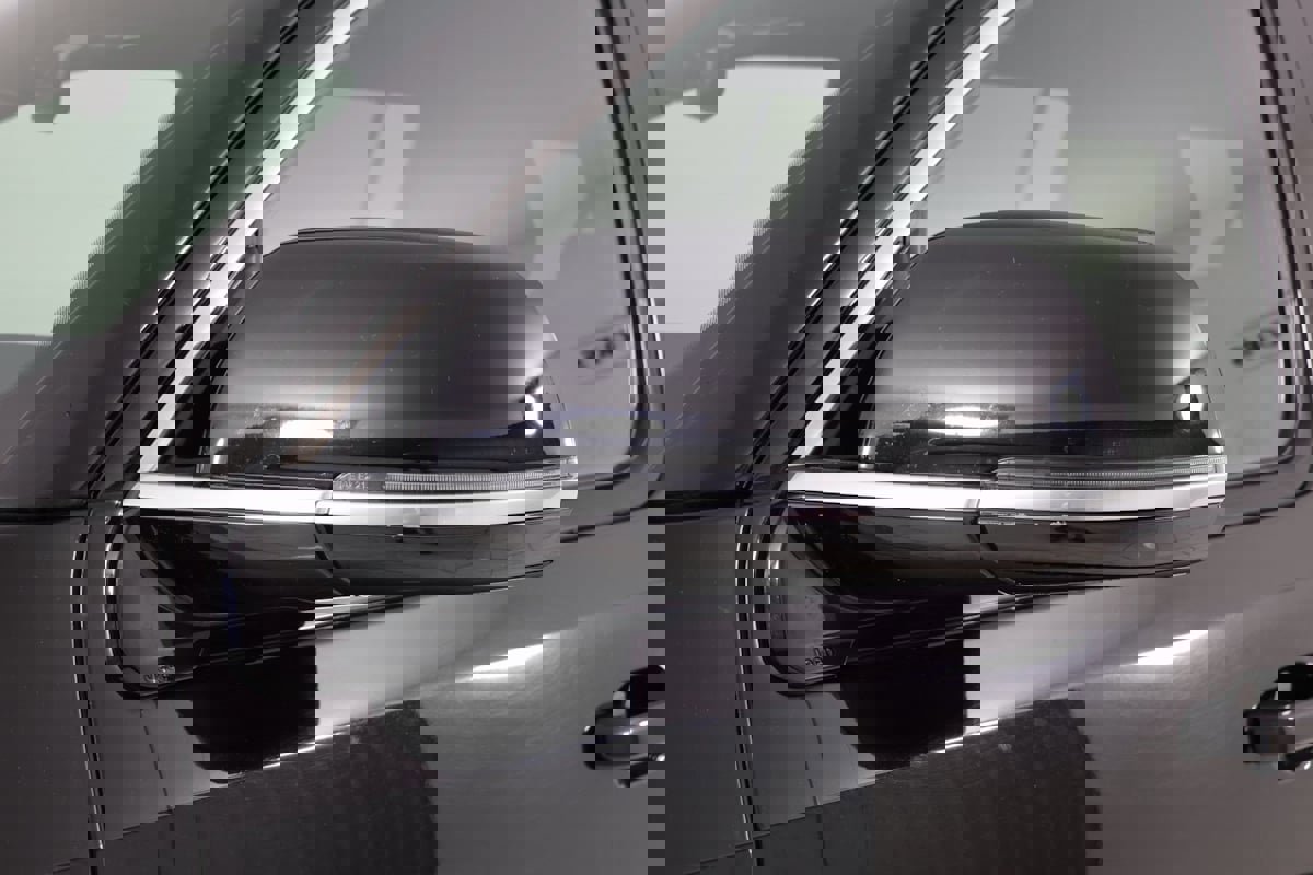 Used 2024 Jeep Wagoneer L Series III w/ Flexible Seating Group image 55