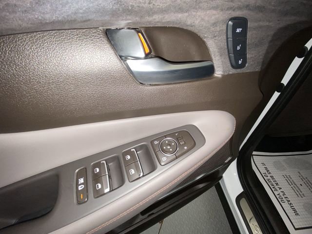 Used 2020 Hyundai Santa Fe Limited image 13