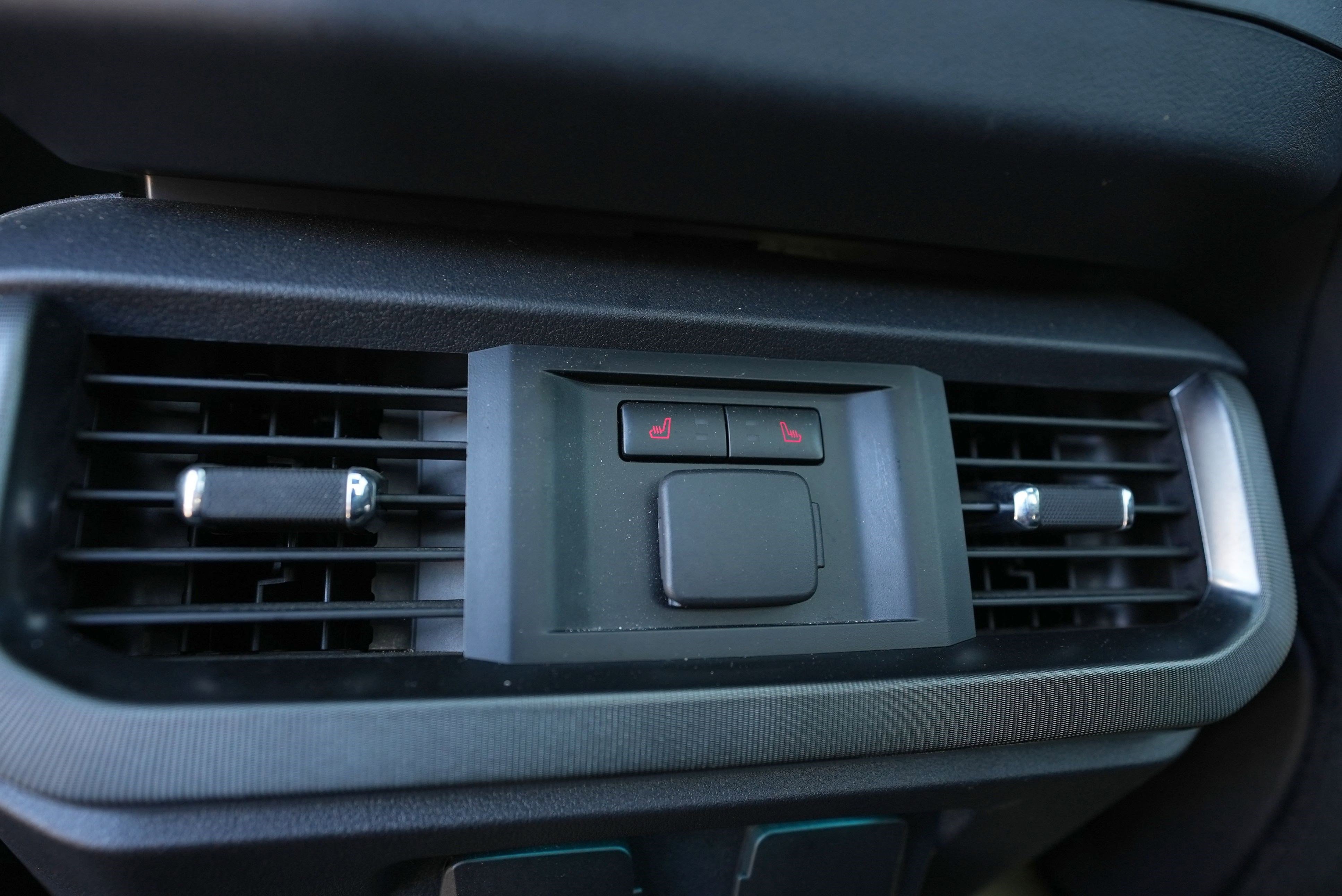 Used 2023 Ford F150 Platinum w/ FX4 Off-Road Package image 23