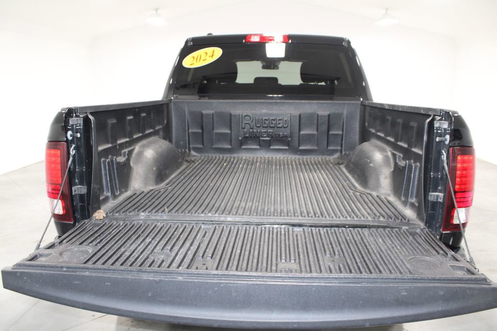 Used 2024 RAM 1500 Classic Warlock image 16