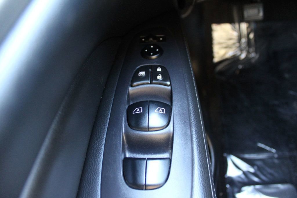 Used 2020 Nissan Pathfinder SL image 23