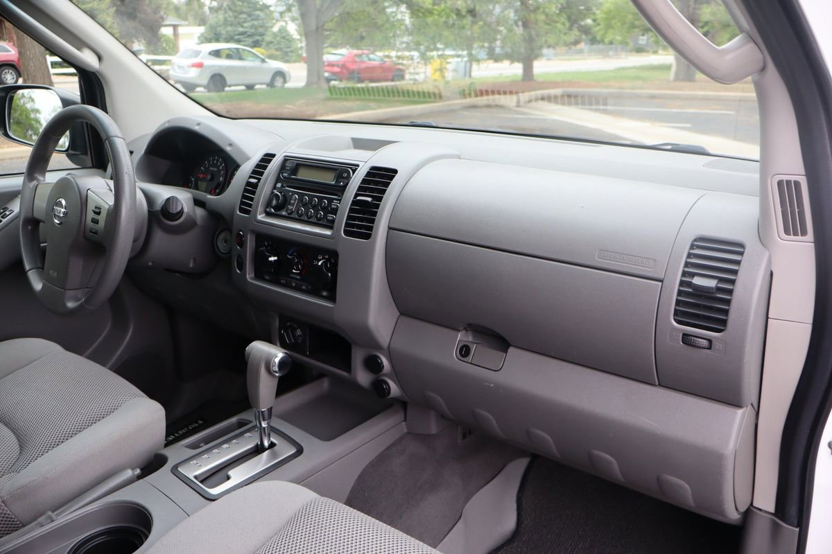 Used 2006 Nissan Frontier SE w/ (P01) Power Pkg AWD/4WD image 17