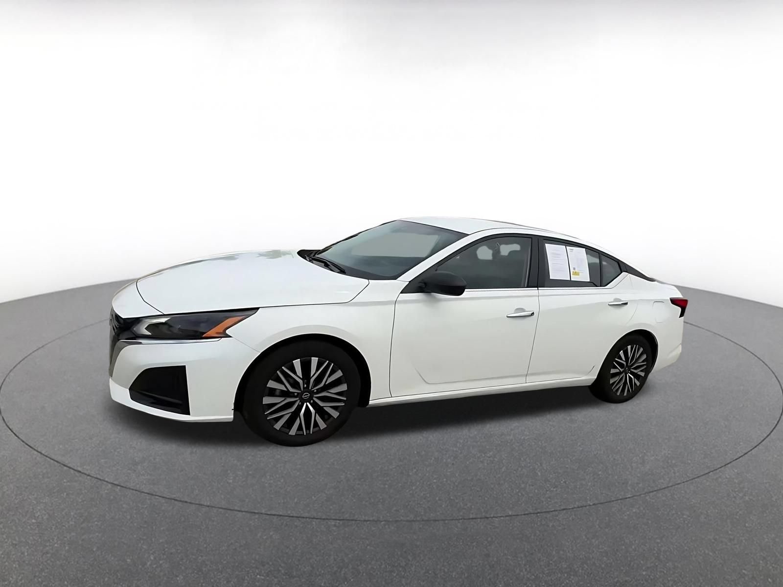 Used 2025 Nissan Altima 2.5 SV FWD image 6