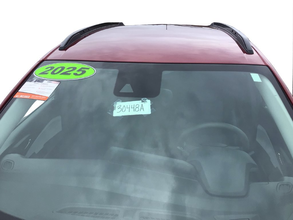 Used 2025 Chevrolet Trax LT FWD image 12
