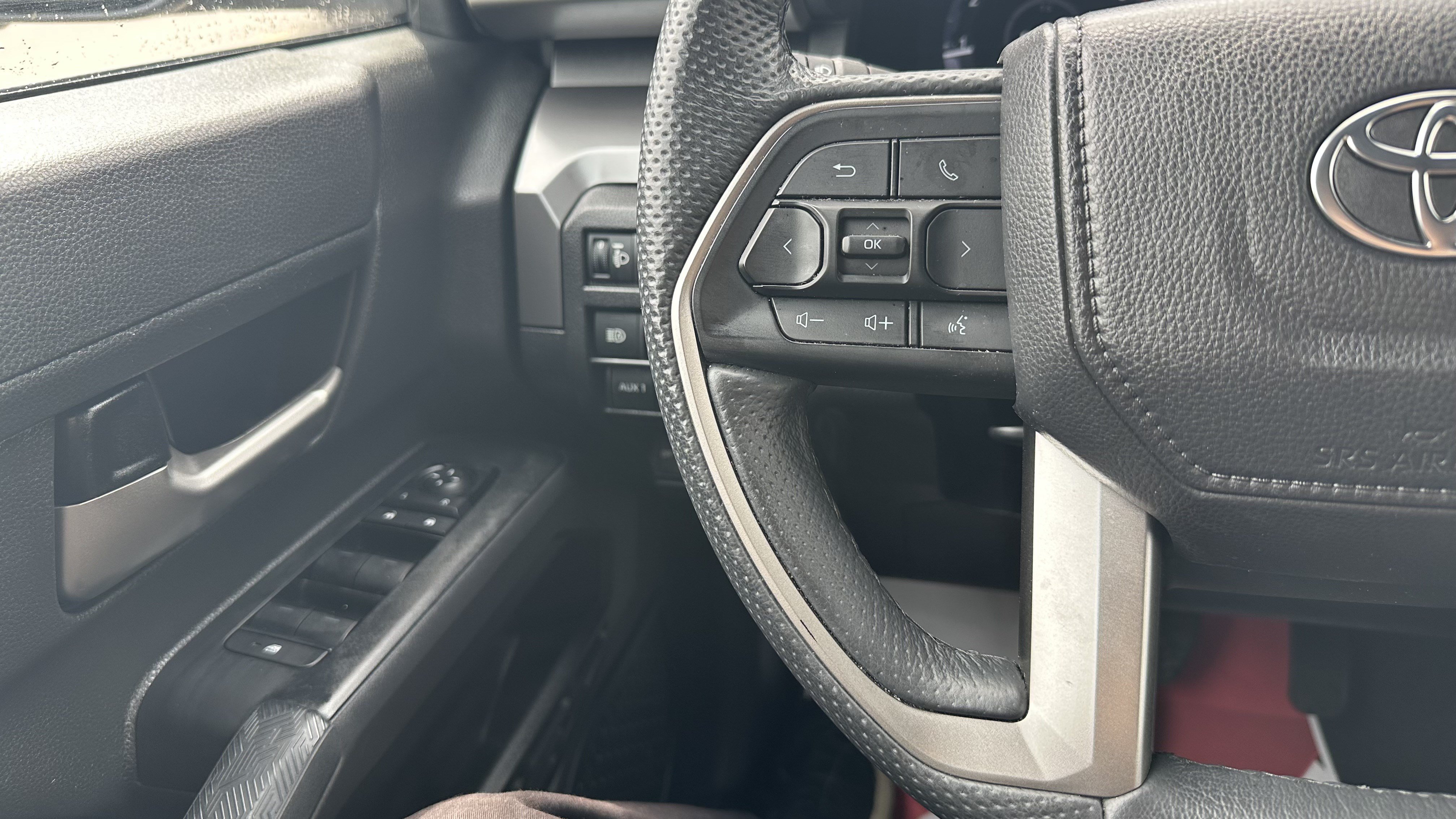 Used 2024 Toyota Tacoma TRD Off-Road w/ TRD Off Road Premium Package AWD/4WD image 20