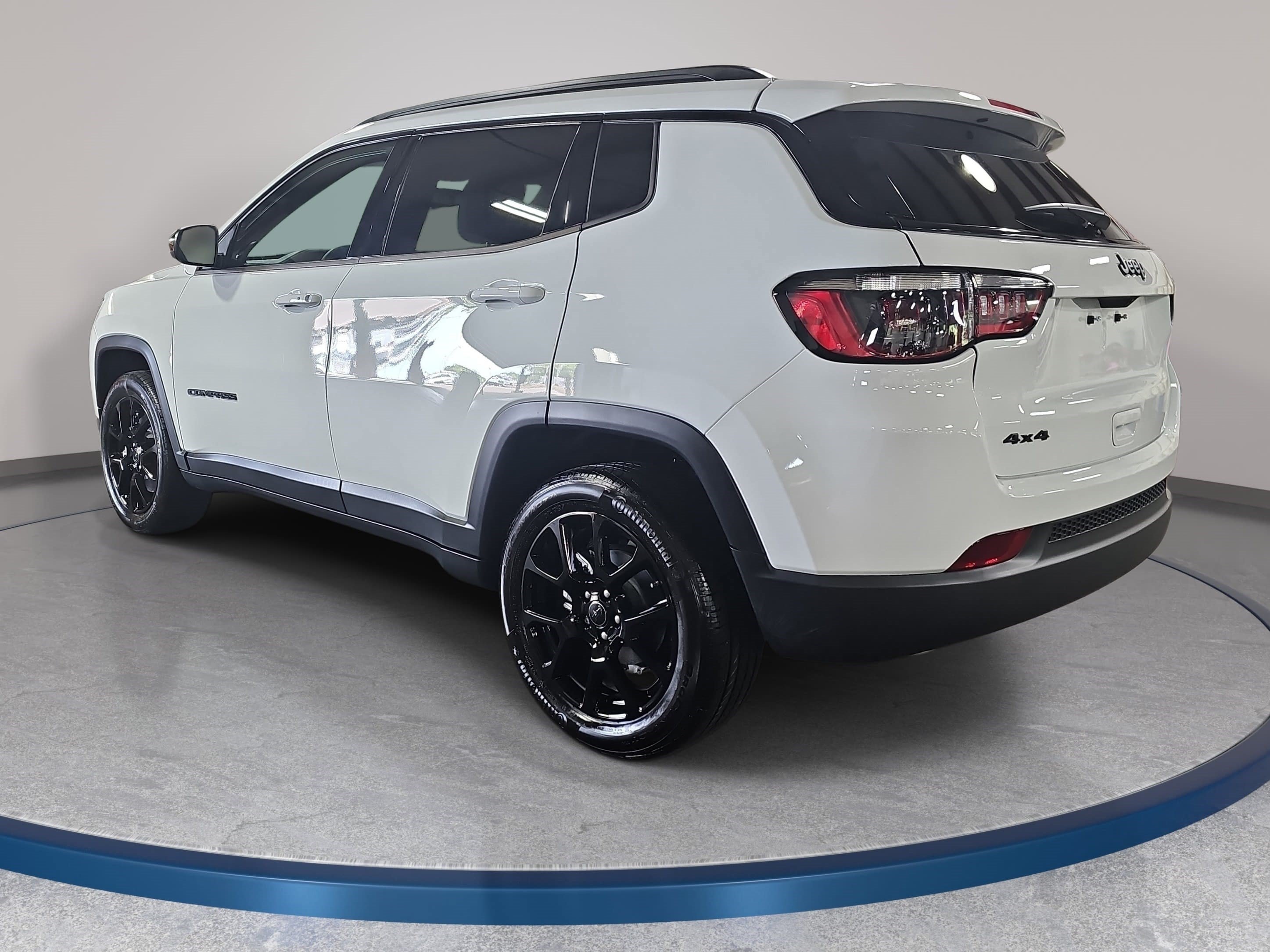 Used 2026 Jeep Compass Latitude AWD/4WD image 7