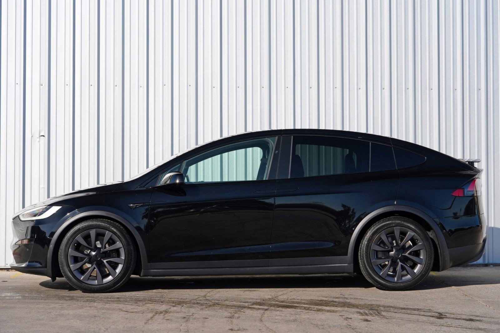 Used 2022 Tesla Model X image 9