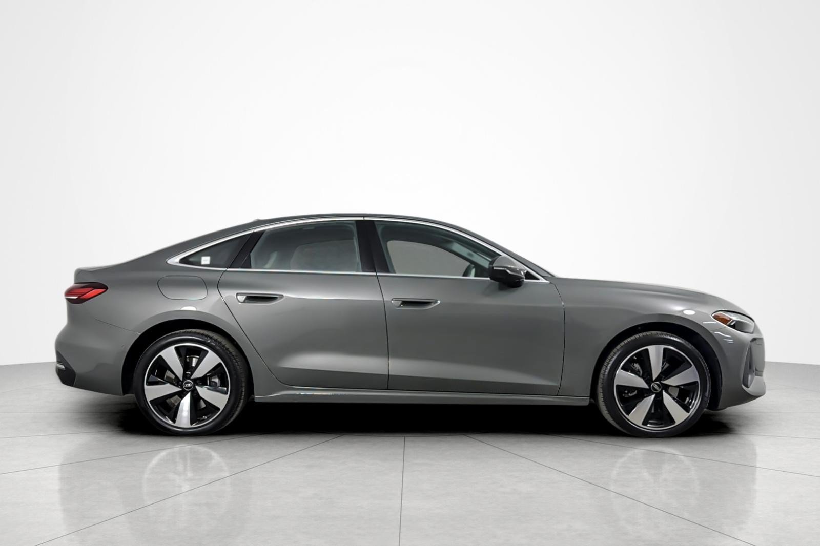 Used 2025 Audi A5 2.0T Premium Plus w/ Premium Plus AWD/4WD image 6