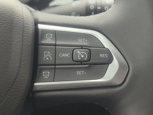 Used 2025 Jeep Compass Limited AWD/4WD image 14