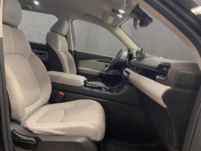 Used 2023 Honda Pilot LX image 19