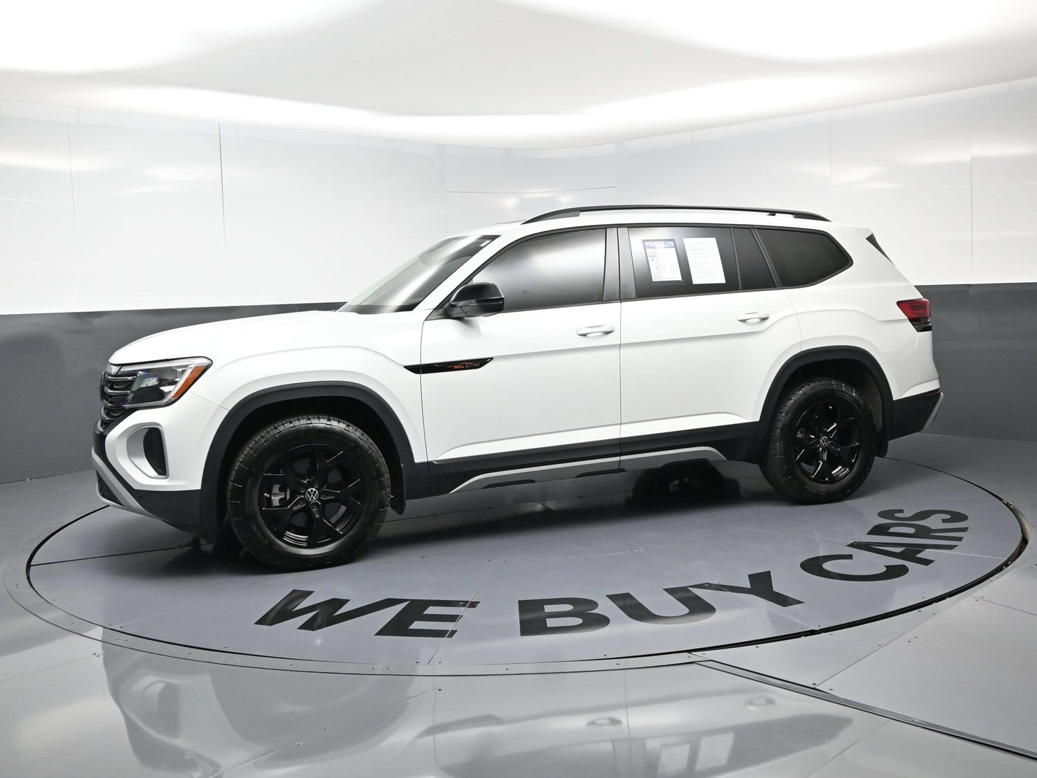 Used 2024 Volkswagen Atlas Peak Edition SEL AWD/4WD image 6