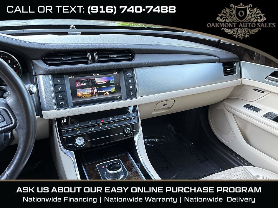 Used 2017 Jaguar XF Prestige RWD image 18