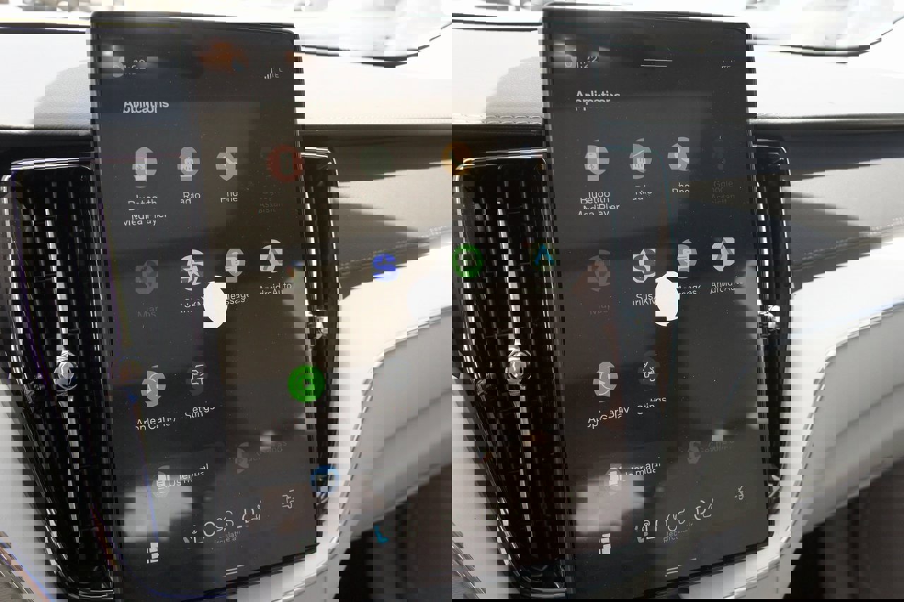 New 2026 Volvo XC60 B5 Ultra w/ Protection Package Premier image 14