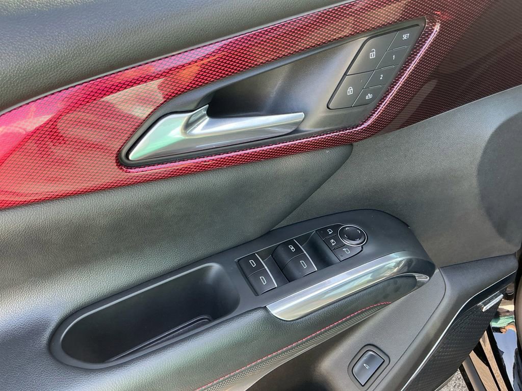 Used 2026 Chevrolet Traverse RS FWD image 16