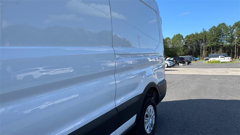 Used 2023 Ford E-Transit Medium Roof RWD image 14