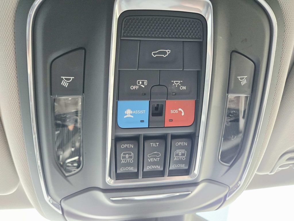 Certified 2023 Jeep Wagoneer Series III w/ Premium Group I AWD/4WD image 36