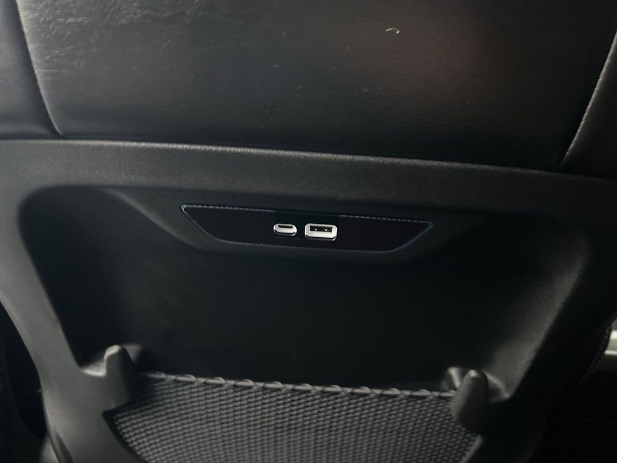 Used 2025 Chrysler Pacifica Select FWD image 32