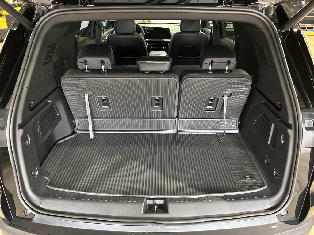 New 2026 Chevrolet Traverse LT w/ Driver Confidence Package image 13