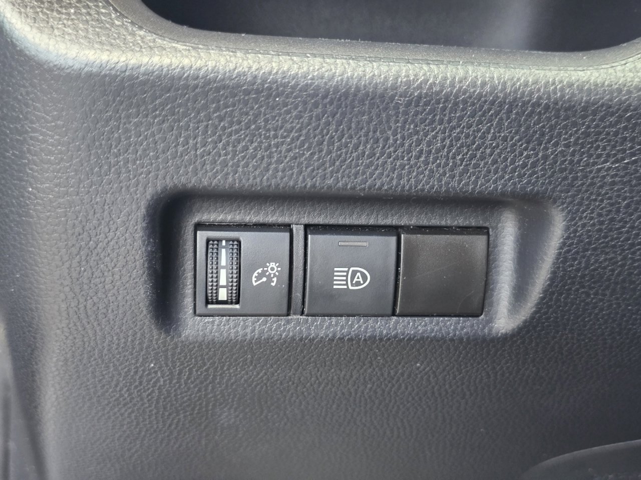 Used 2023 Toyota RAV4 LE FWD image 22