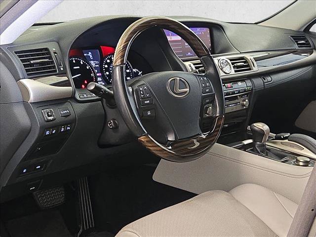 Used 2017 Lexus LS 460 w/ Comfort Package RWD image 8