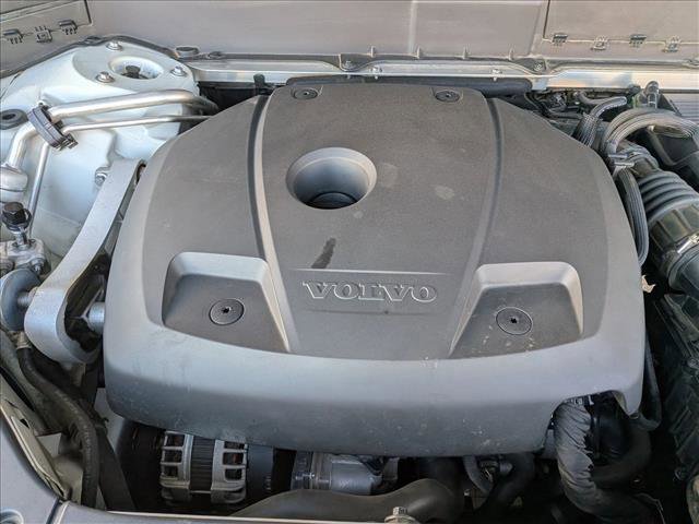 Used 2017 Volvo XC90 T6 Momentum w/ Vision Package image 25