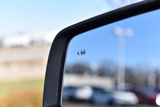 Used 2023 GMC Acadia SLT image 11