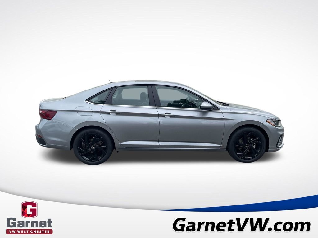 New 2026 Volkswagen Jetta SE image 6