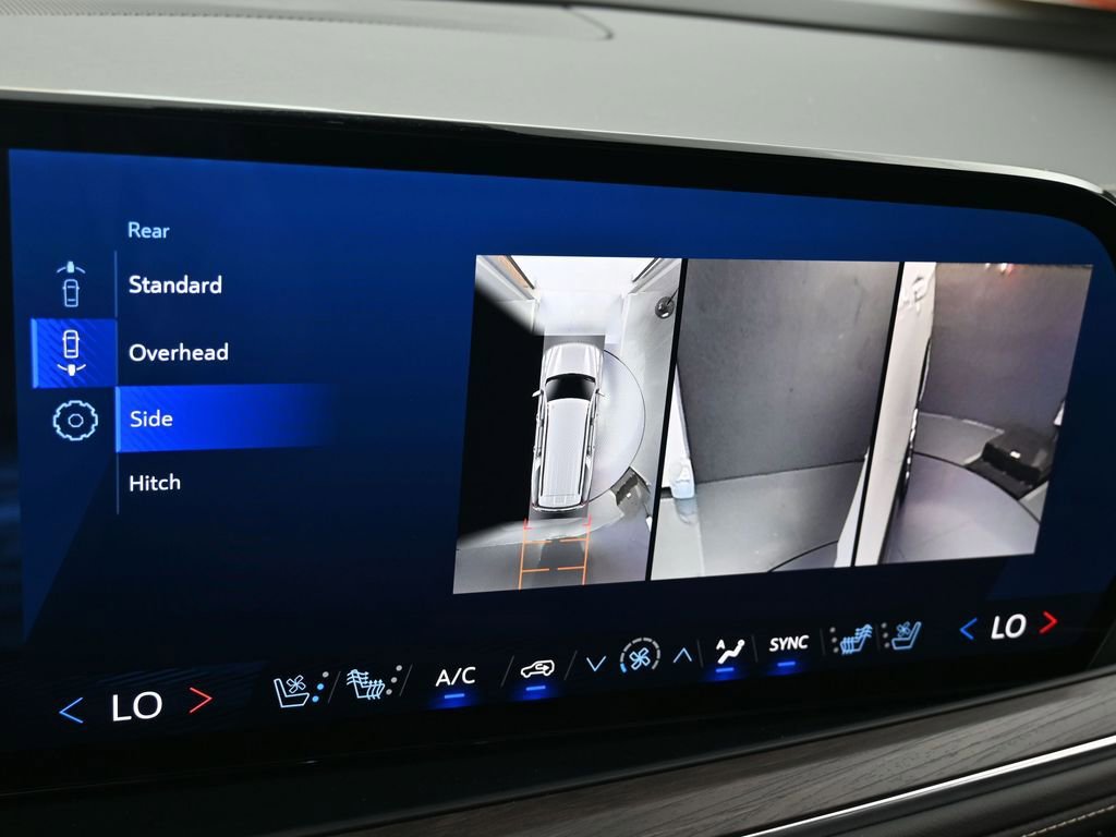 New 2025 Chevrolet Suburban Premier image 22