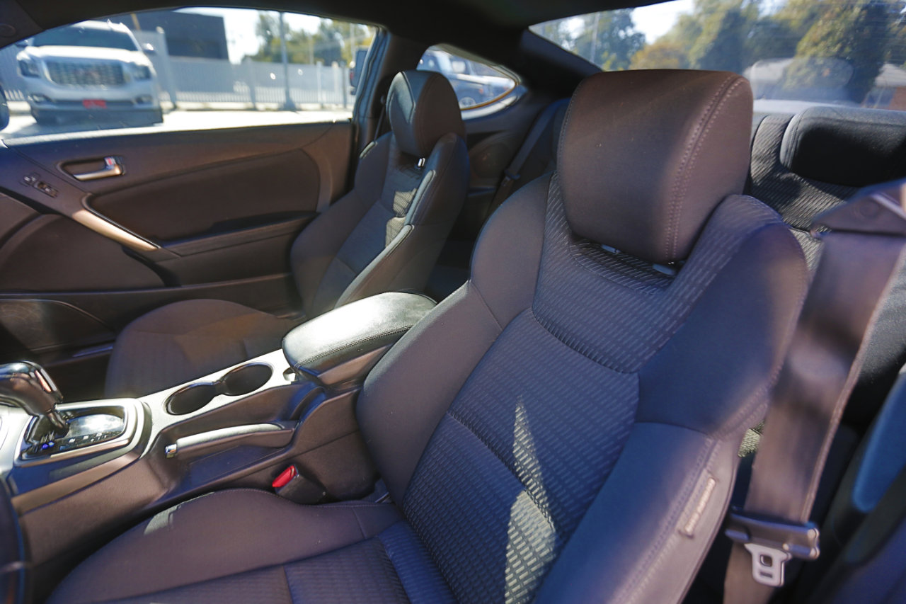 Used 2016 Hyundai Genesis 3.8 image 5