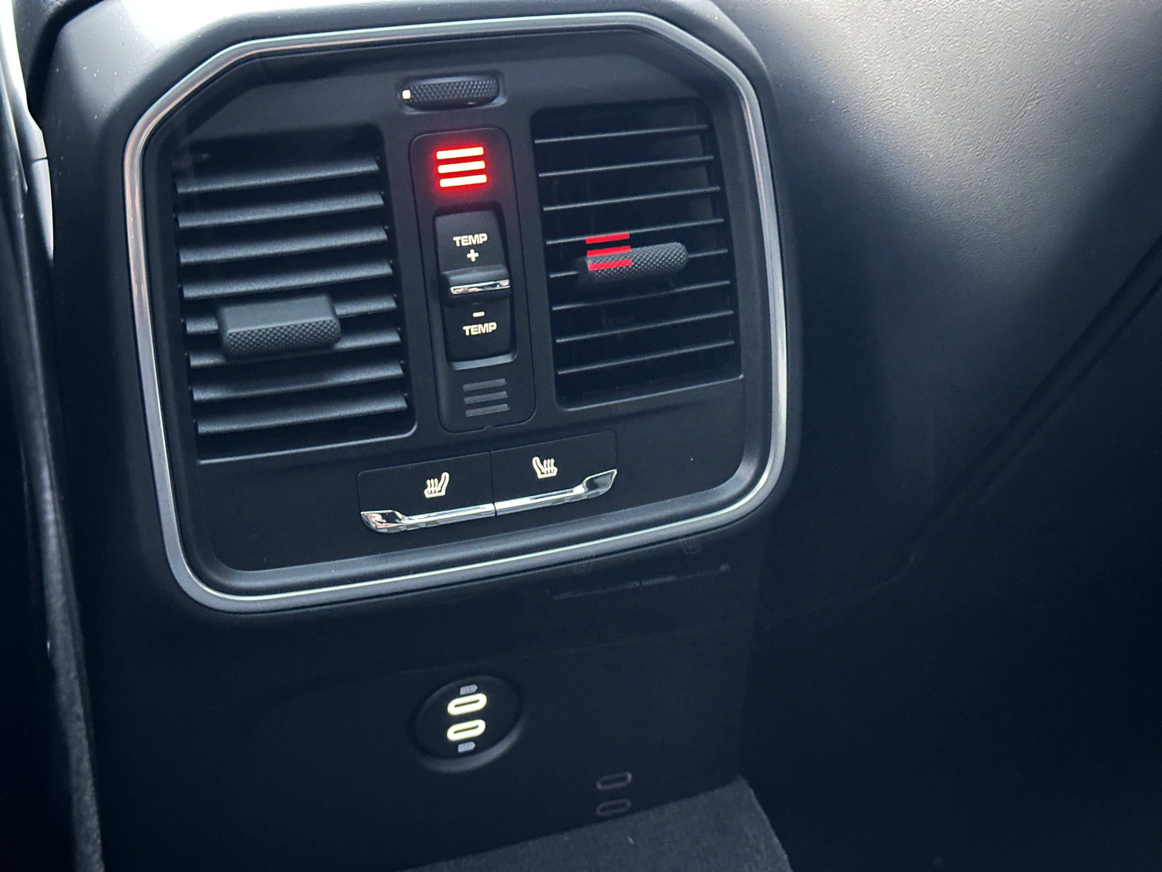 New 2026 Porsche Macan AWD/4WD image 30