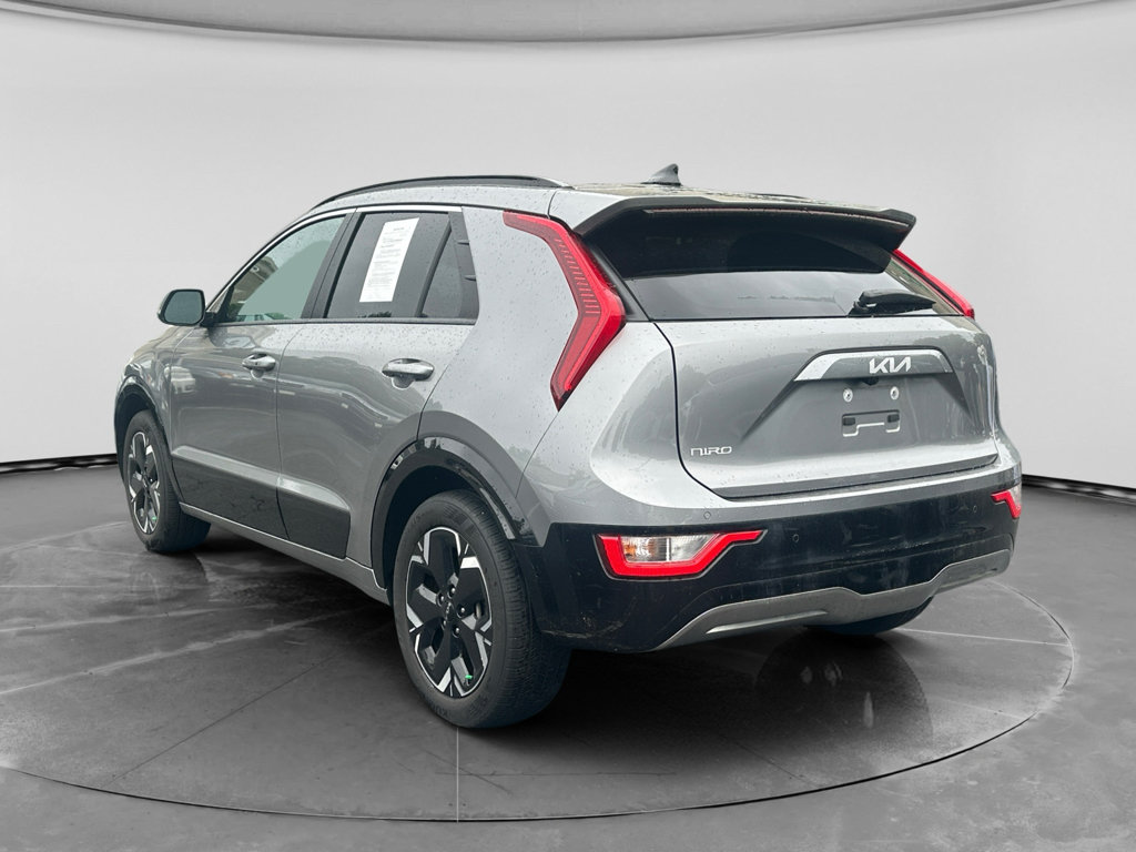 Used 2024 Kia Niro Wind w/ Wind Preserve Package FWD image 2
