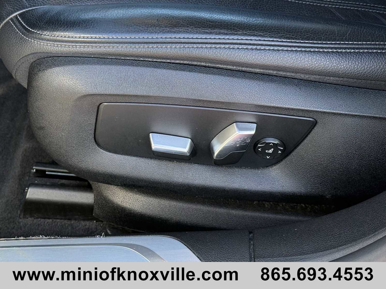 Used 2019 BMW 740i w/ Cold Weather Package image 11