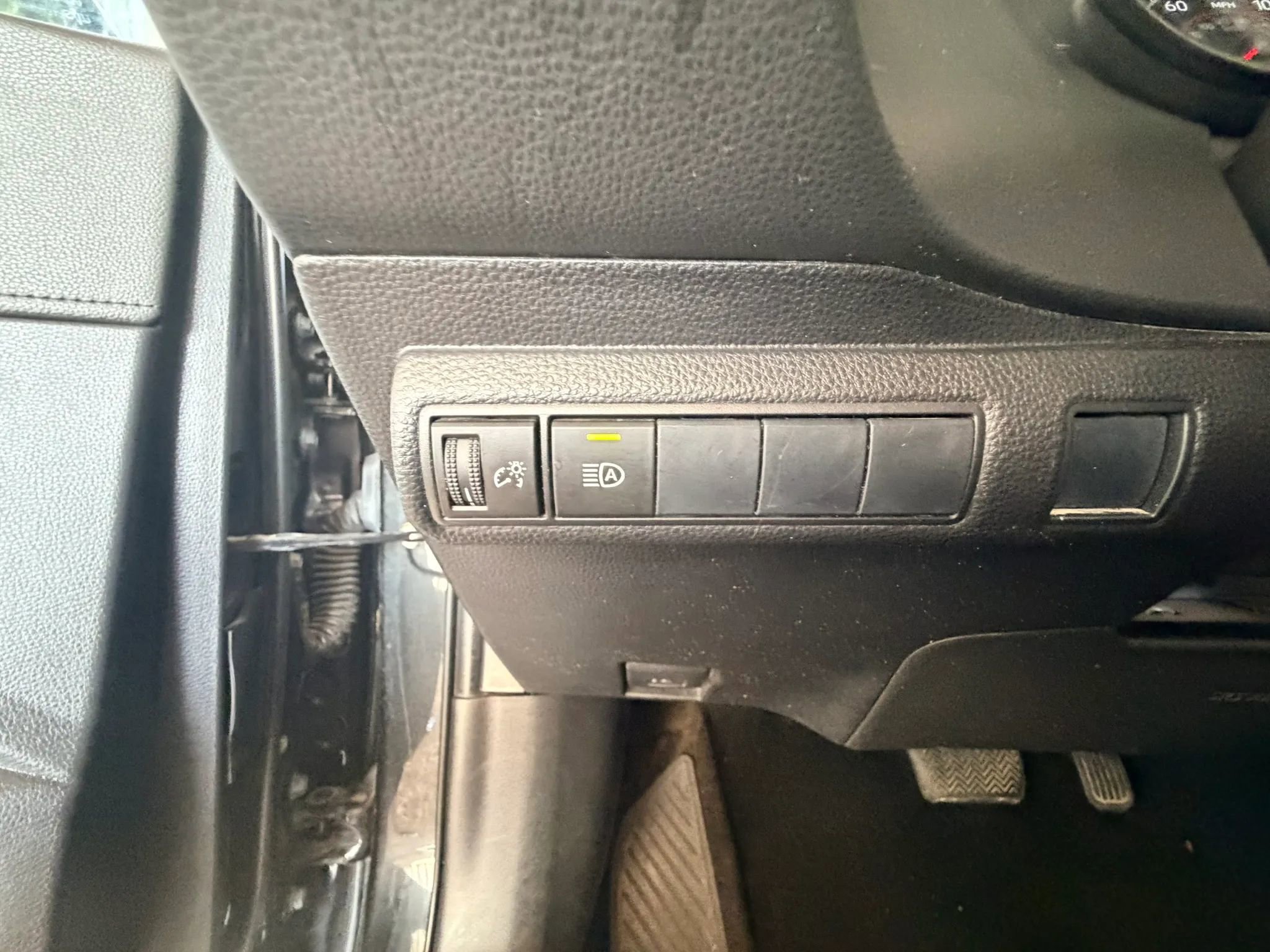 Used 2020 Toyota Corolla SE FWD image 20