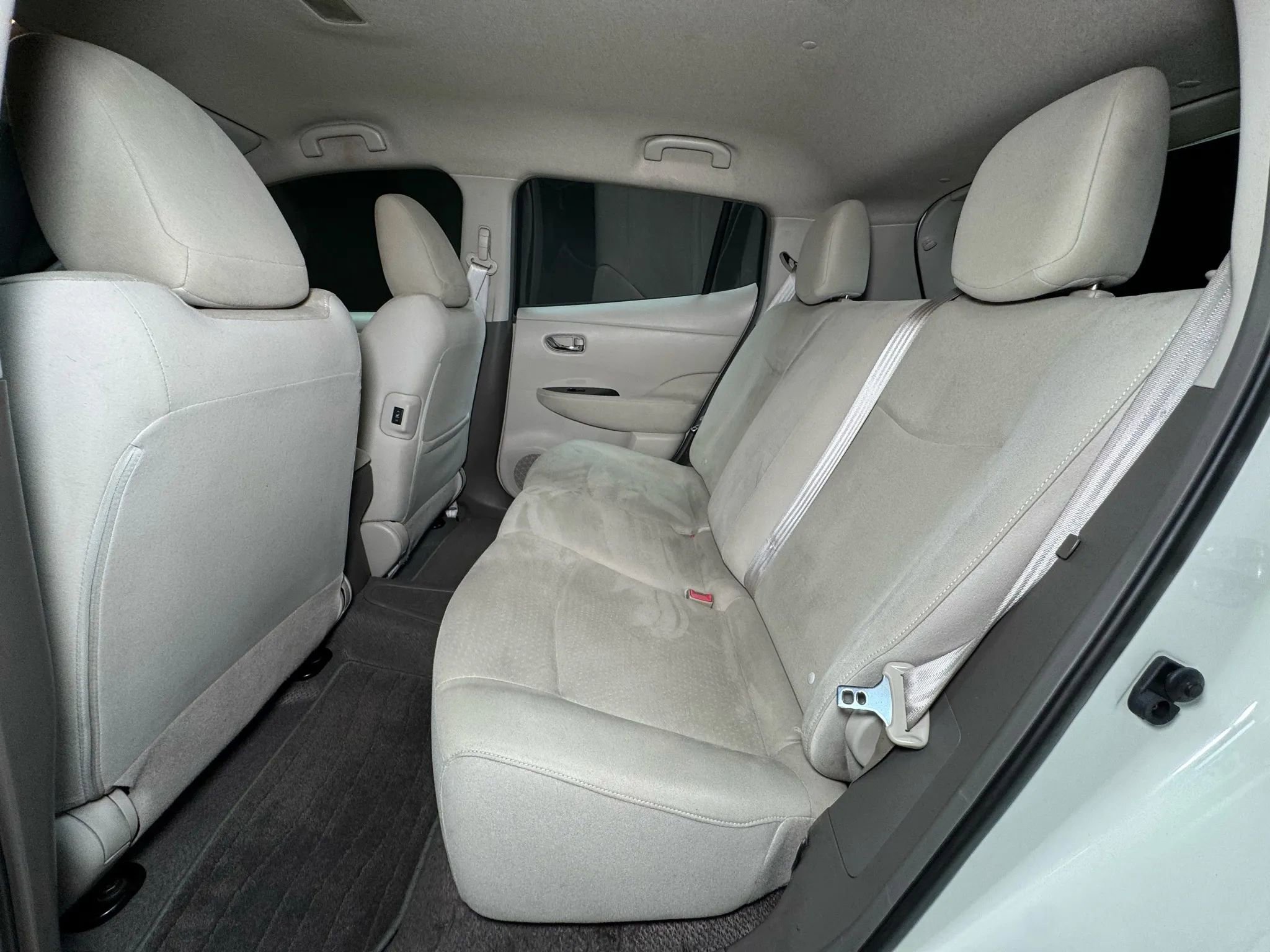 Used 2012 Nissan Leaf SV image 18