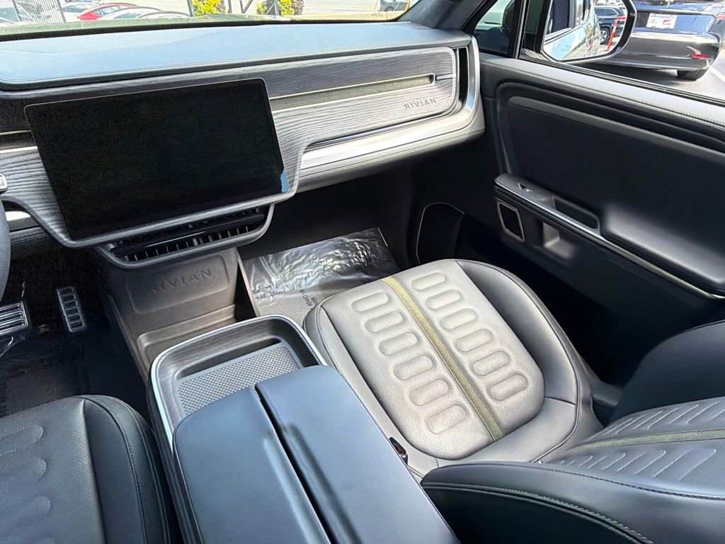 Used 2024 Rivian R1T Adventure image 42