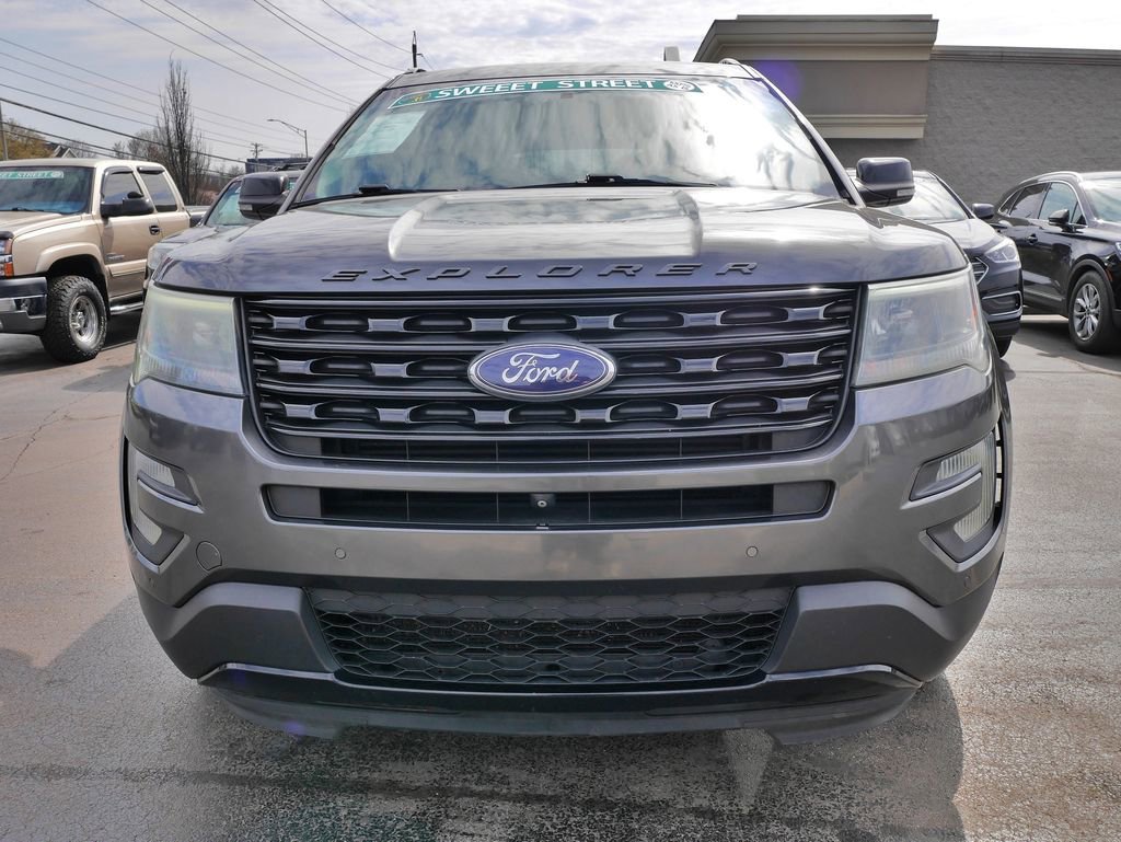 Used 2017 Ford Explorer Sport w/ Equipment Group 401A image 2