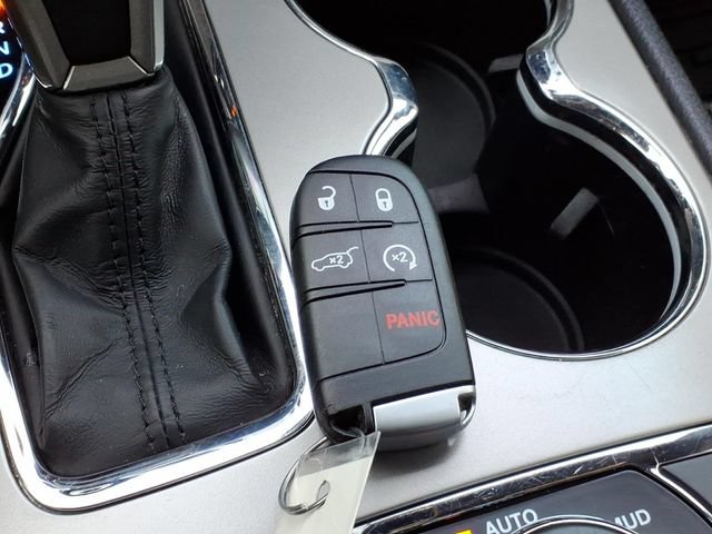 Used 2021 Jeep Grand Cherokee Altitude AWD/4WD image 28