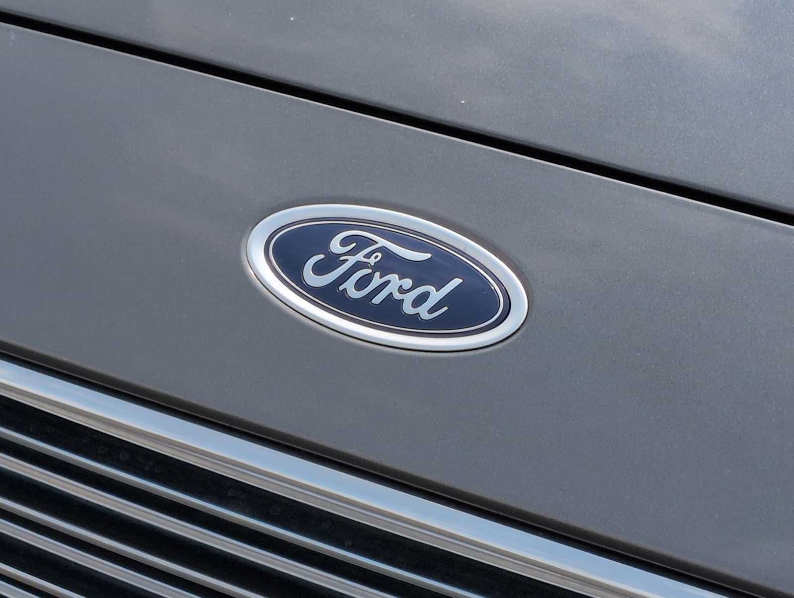 Used 2017 Ford Fusion SE FWD image 12